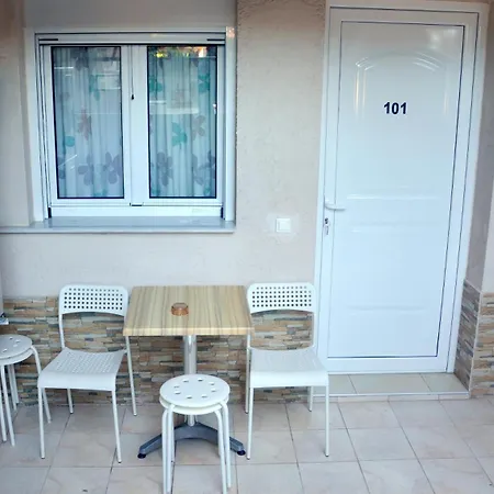Rodolithos Apartment *