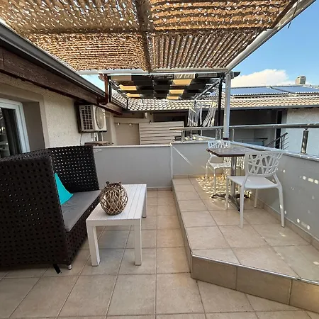 Apartamento Rodolithos